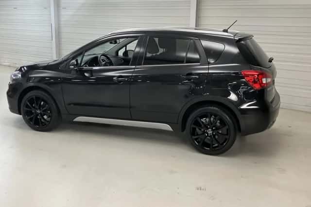 Suzuki S-Cross (2019) thumbnail 16