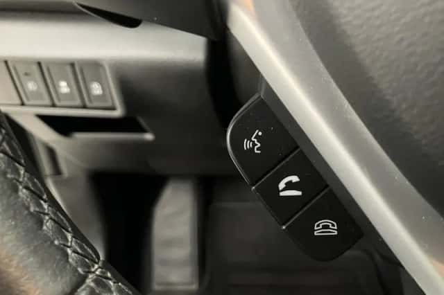 Suzuki S-Cross (2019) thumbnail 22