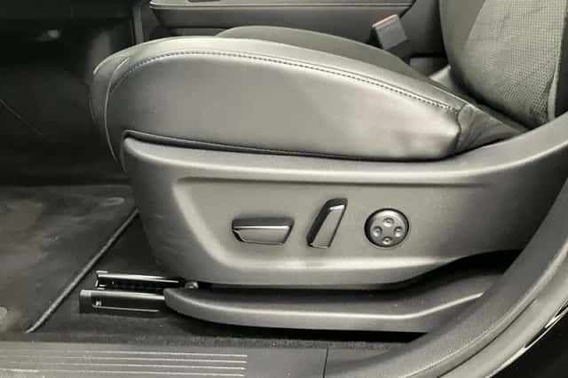 Nissan Ariya (2023) thumbnail 14