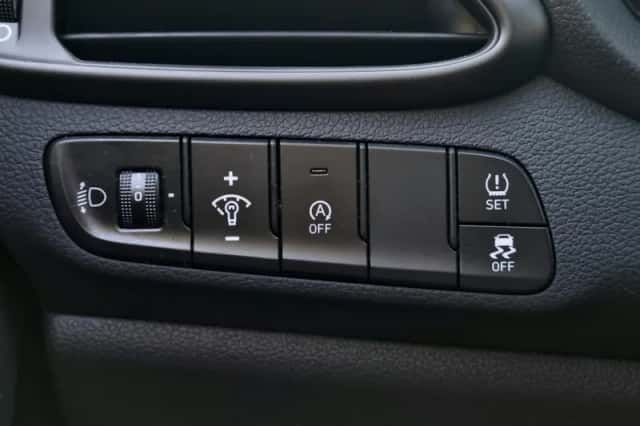 Hyundai i30 (2023) thumbnail 25