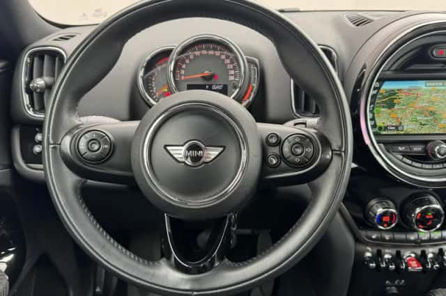 MINI Countryman (2017) thumbnail 16