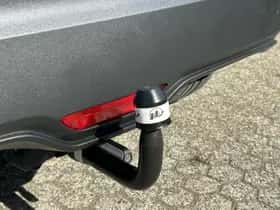 Toyota C-HR (2017) thumbnail 37