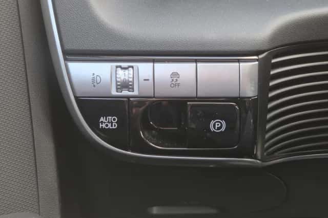 Hyundai Ioniq 5 (2023) thumbnail 32