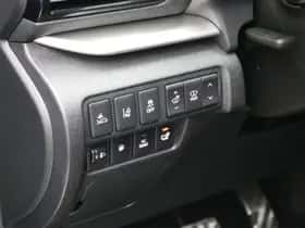 Mitsubishi Eclipse Cross (2021) thumbnail 33