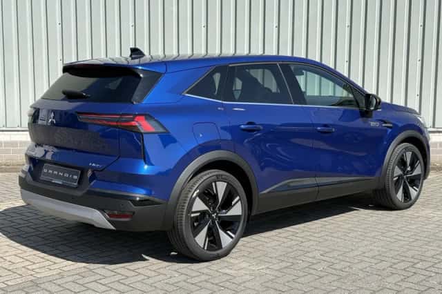 Mitsubishi Grandis (2026) thumbnail 3