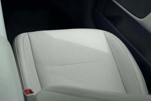 Hyundai Ioniq 6 (2023) thumbnail 12