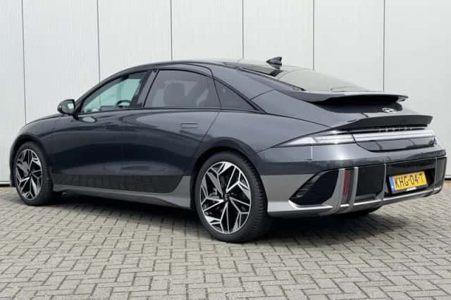 Hyundai Ioniq 6 (2023) thumbnail 18