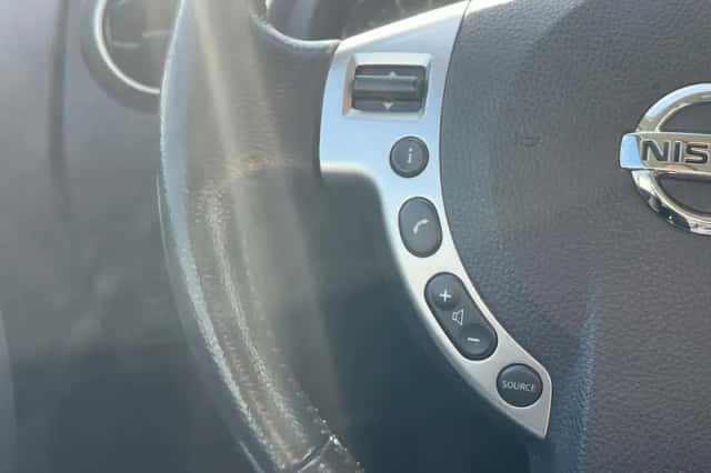 Nissan Qashqai (2010) thumbnail 11