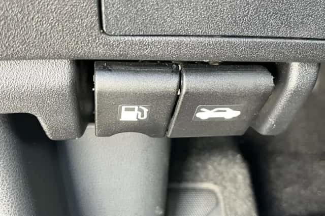 Nissan Qashqai (2010) thumbnail 28