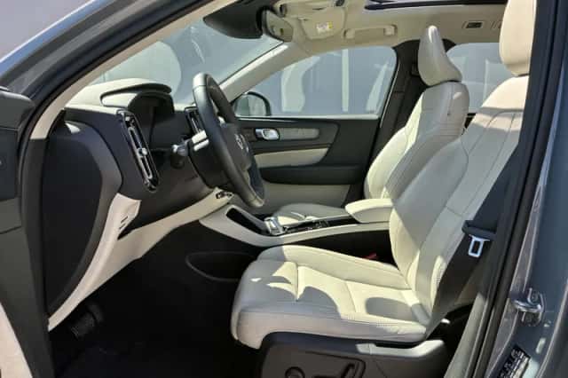 Volvo XC40 (2020) thumbnail 9