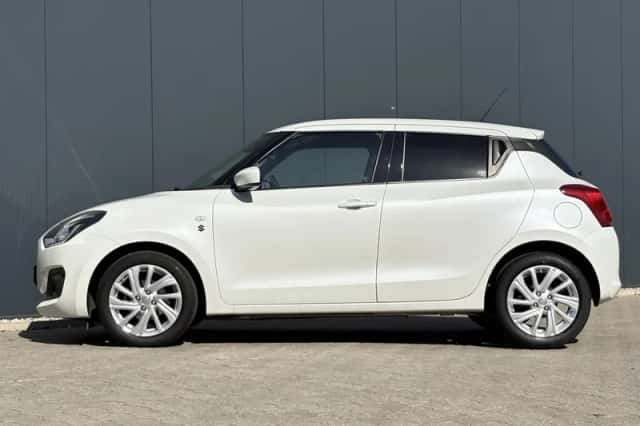 Suzuki Swift (2022) thumbnail 8