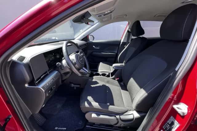 Hyundai Kona (2023) thumbnail 8