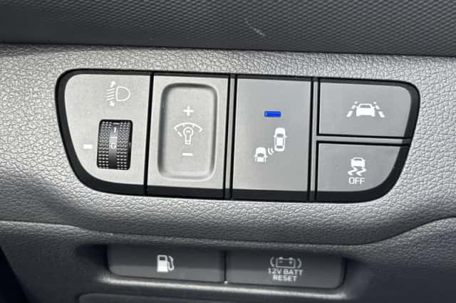 Hyundai Ioniq (2020) thumbnail 43
