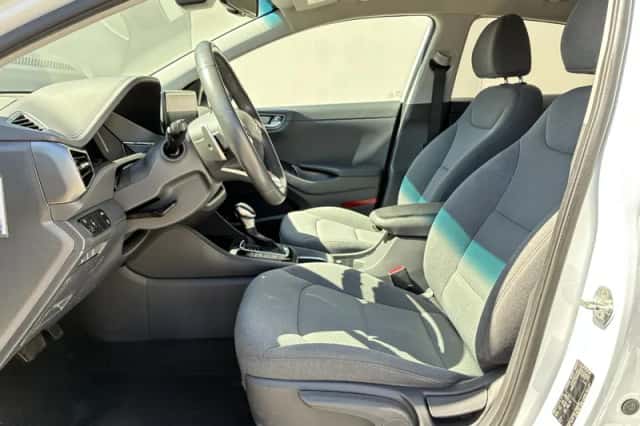 Hyundai Ioniq (2022) thumbnail 8