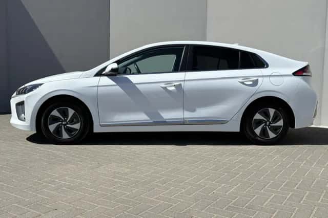 Hyundai Ioniq (2022) thumbnail 10
