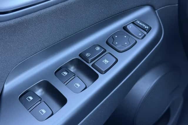 Hyundai Kona (2023) thumbnail 13