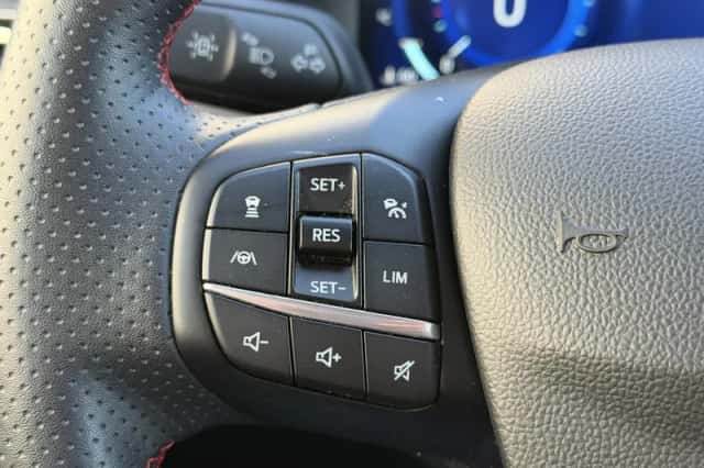 Ford Kuga (2023) thumbnail 17