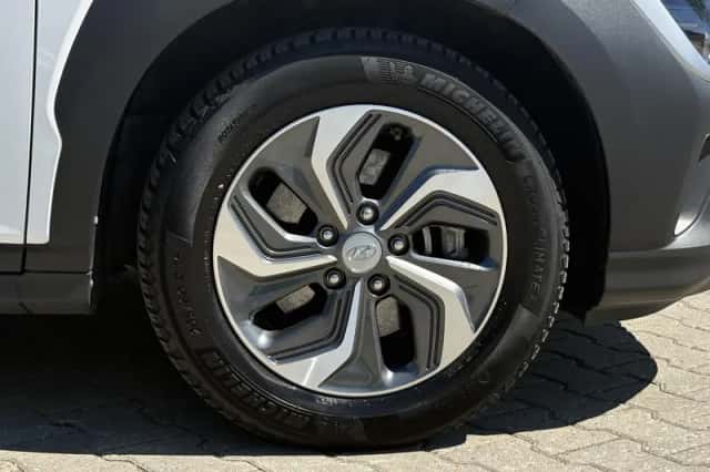 Hyundai Kona (2022) thumbnail 14