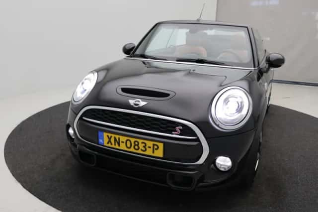 MINI Cabrio (2018) thumbnail 16
