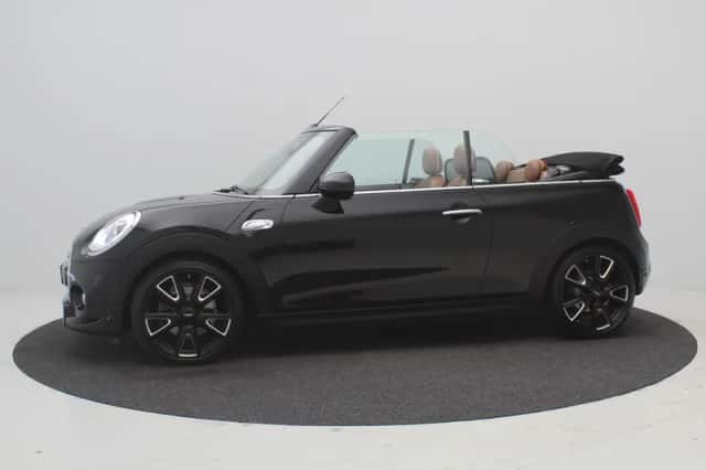 MINI Cabrio (2018) thumbnail 6