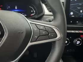 Renault Captur (2023) thumbnail 36