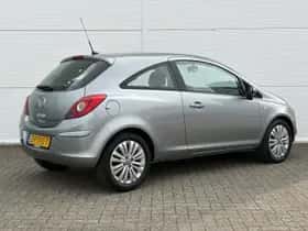 Opel Corsa (2012) thumbnail 6