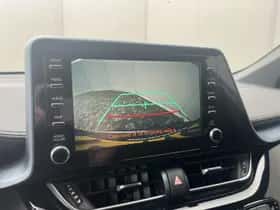 Toyota C-HR (2021) thumbnail 16