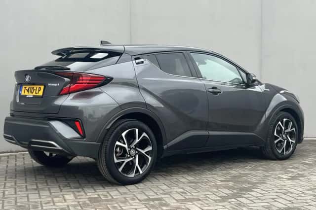 Toyota C-HR (2021) thumbnail 3