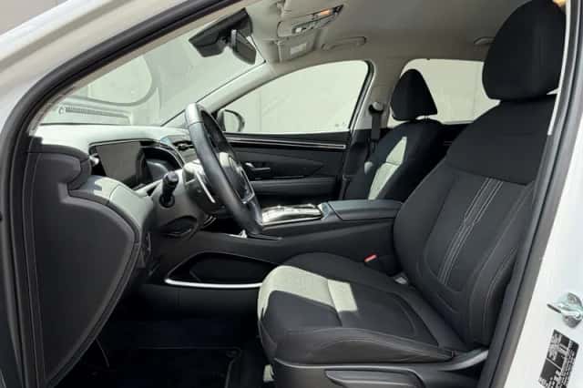 Hyundai Tucson (2023) thumbnail 9