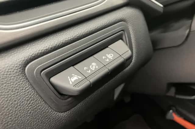 Renault Captur (2021) thumbnail 32