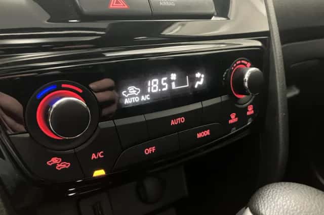 Suzuki Vitara (2019) thumbnail 17