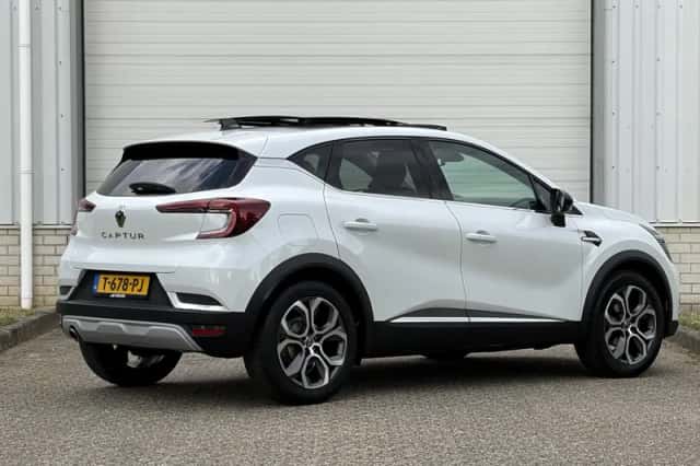 Renault Captur (2020) thumbnail 3