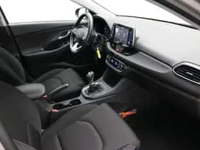 Hyundai i30 (2019) thumbnail 43