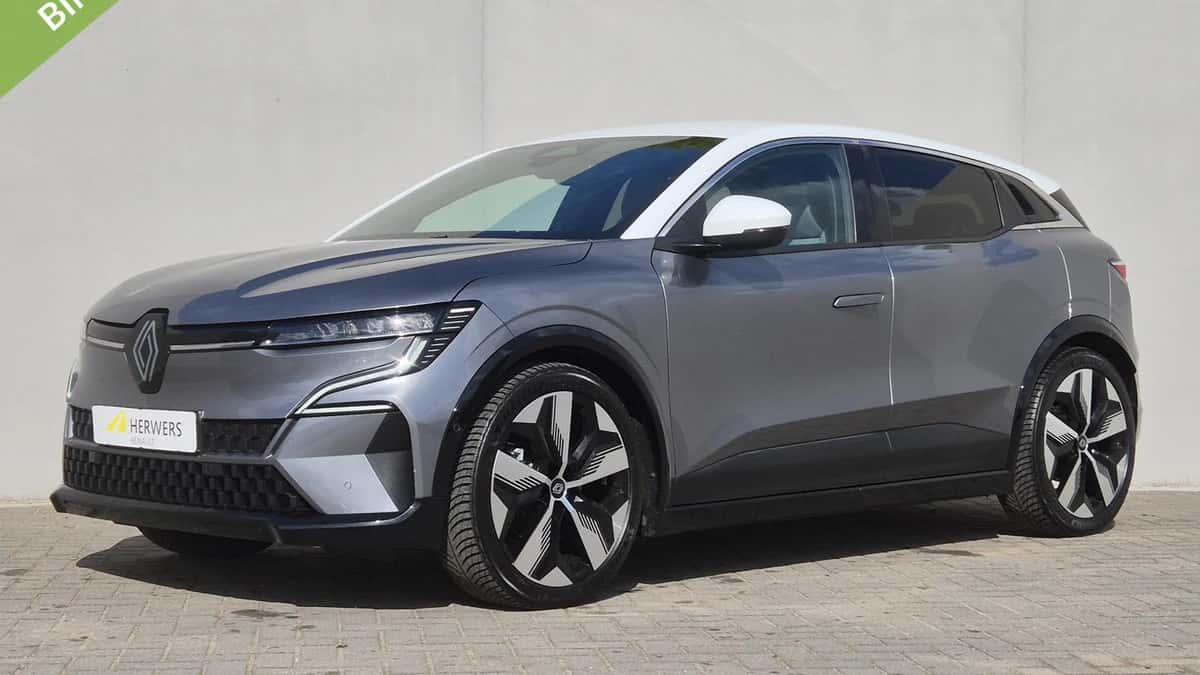 Renault Mégane E-Tech (2023) — foto 1