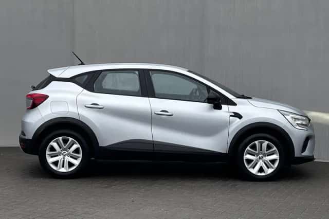Renault Captur (2023) thumbnail 28