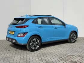 Hyundai Kona (2023) thumbnail 3