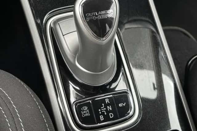 Mitsubishi Outlander (2021) thumbnail 21