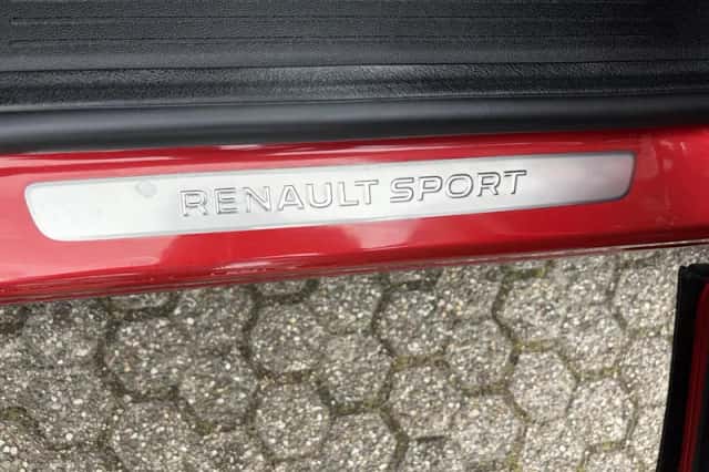 Renault Captur (2023) thumbnail 36