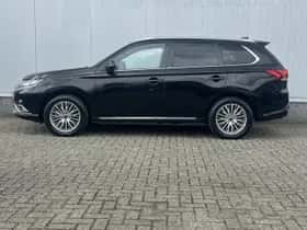 Mitsubishi Outlander (2018) thumbnail 9