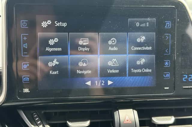 Toyota C-HR (2020) thumbnail 28