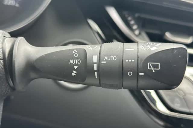 Toyota C-HR (2020) thumbnail 31