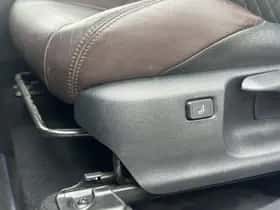 Toyota C-HR (2020) thumbnail 41