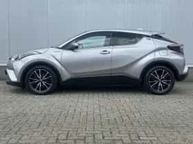 Toyota C-HR (2020) thumbnail 9