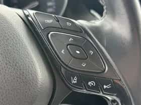 Toyota C-HR (2020) thumbnail 10