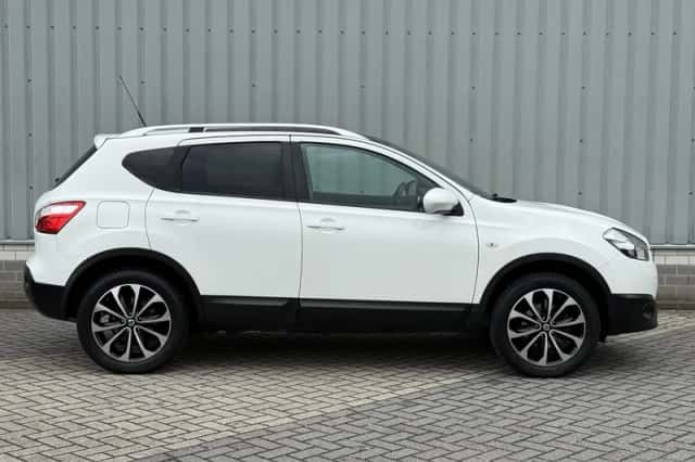 Nissan Qashqai (2011) thumbnail 11