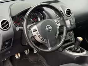 Nissan Qashqai (2011) thumbnail 15