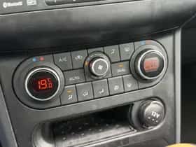 Nissan Qashqai (2011) thumbnail 16