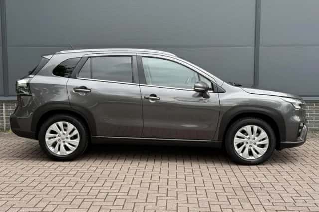 Suzuki S-Cross (2023) thumbnail 17