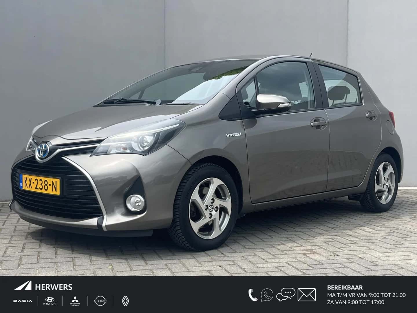 Toyota Yaris (2016) — foto 1