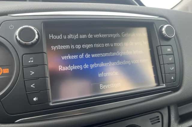 Toyota Yaris (2016) thumbnail 36